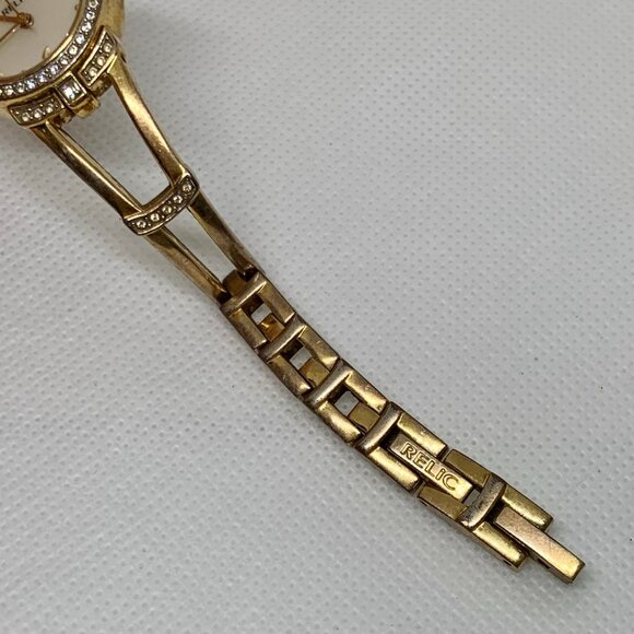 Relic your style found women gold tone watch 22mm rhinestones up to 6.5” running - Picture 4 of 7